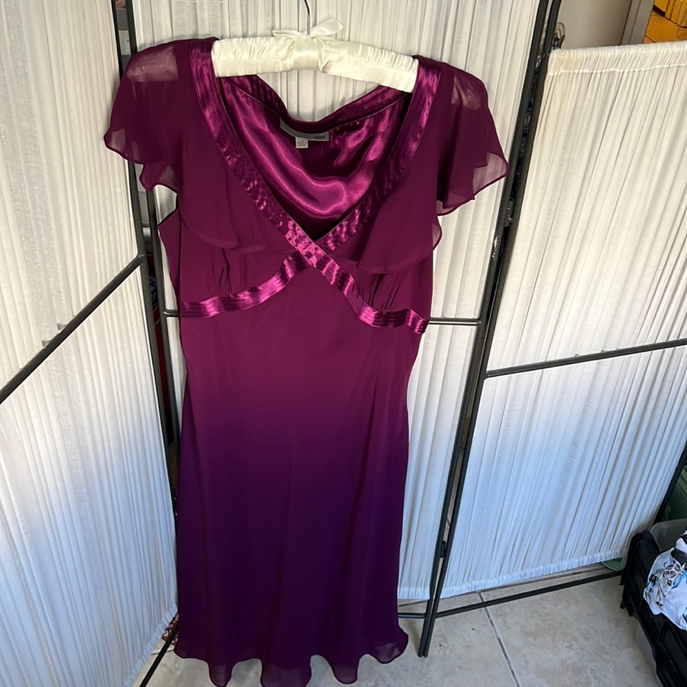 Stunning dress- sz 12 Bice. Capelet flutter sleeve CL216